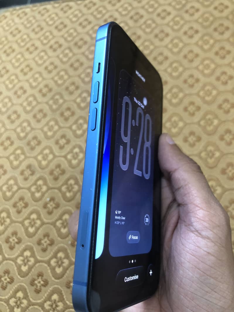 Apple iPhone 13 7