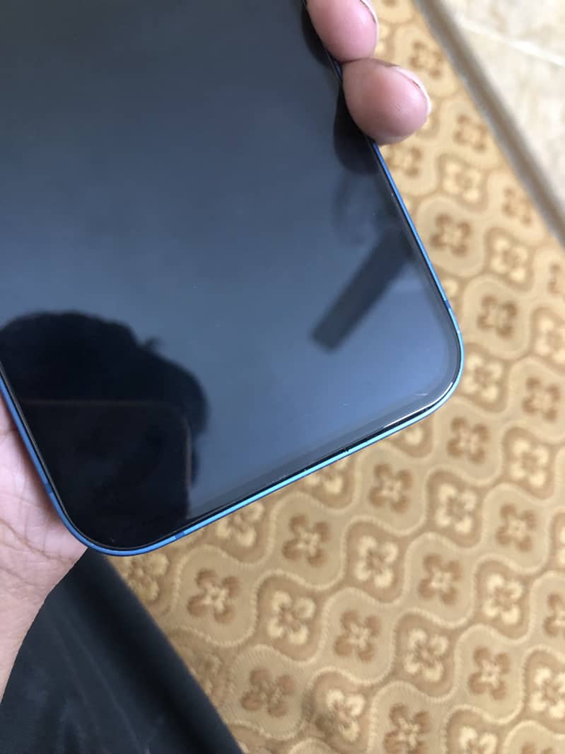 Apple iPhone 13 15