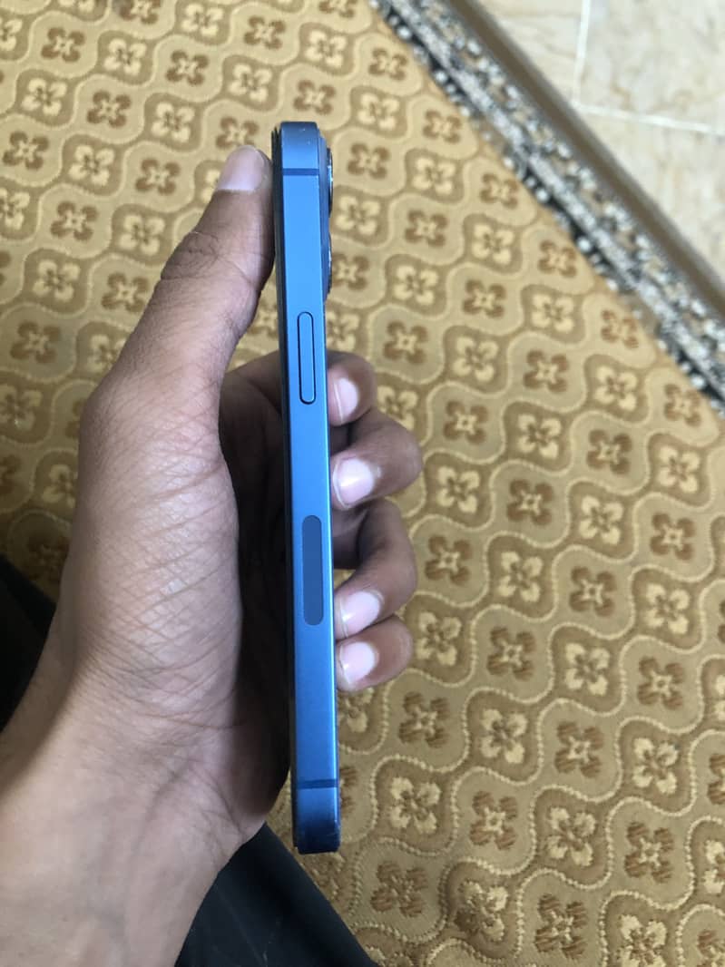 Apple iPhone 13 19
