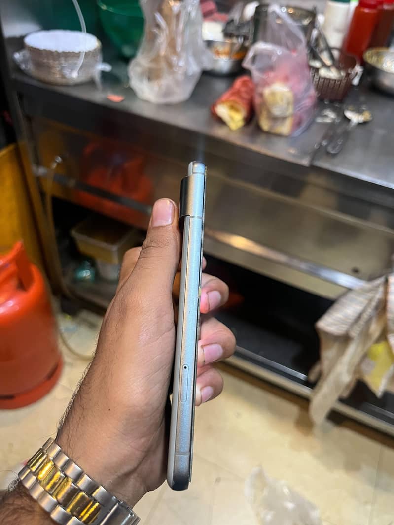 Google Pixel 8 3