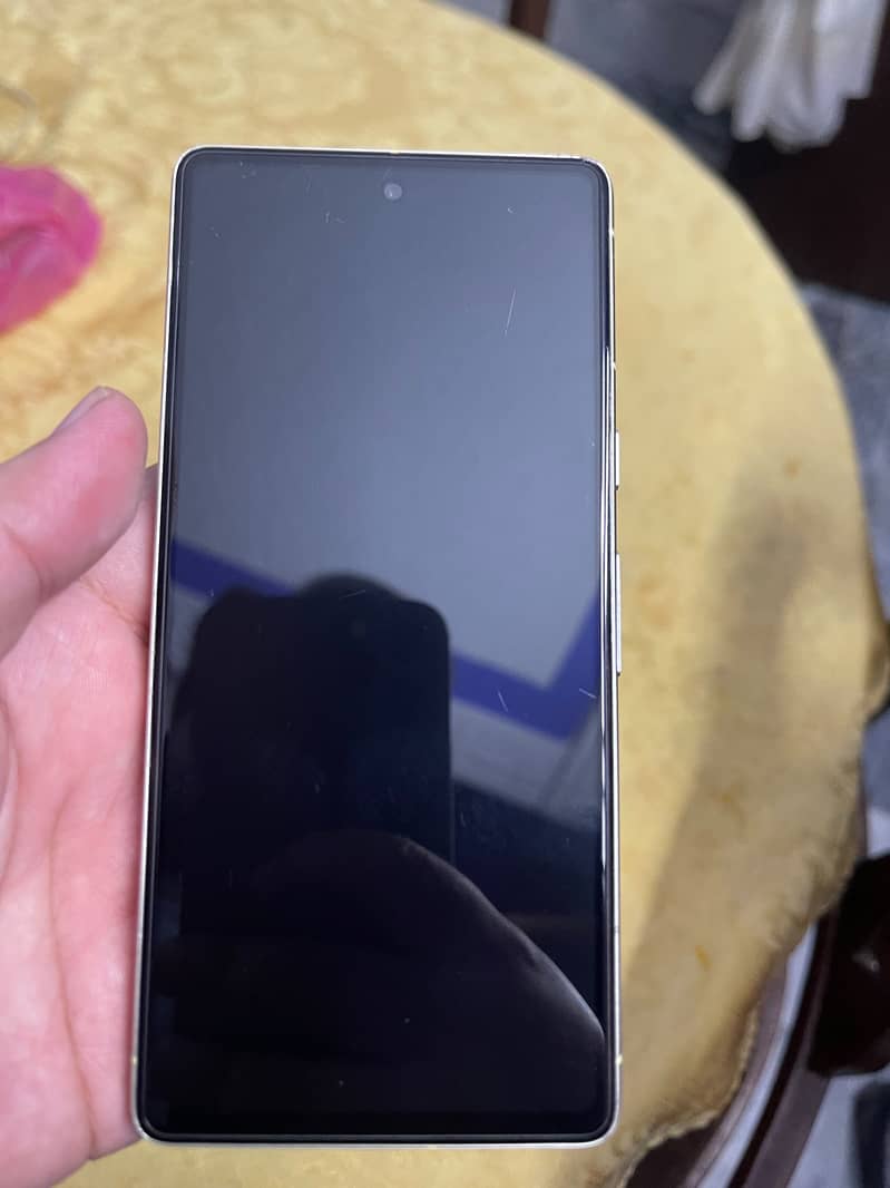 Google Pixel 7 4