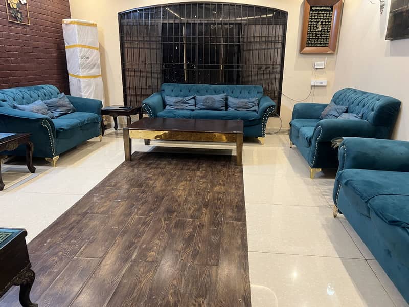 11 seater Sofa 0