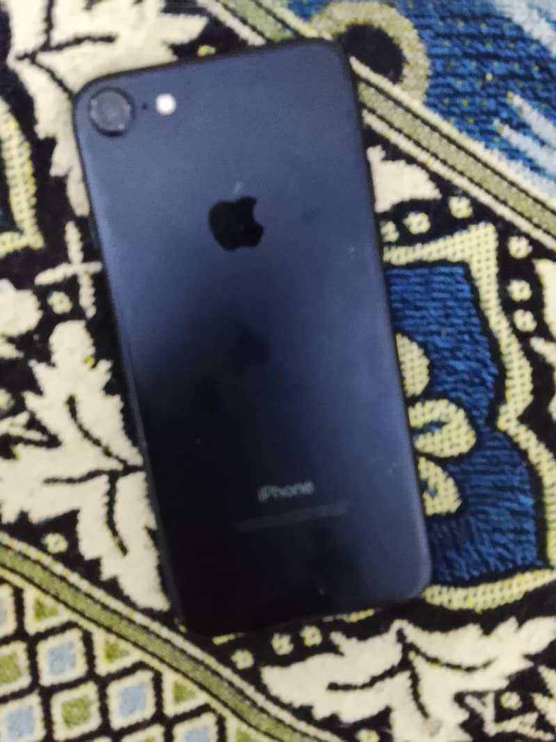 Apple iPhone 7 2