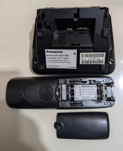 Panasonic KX-TG3711SX 2.4 GHz Digital Codeless Telephone.