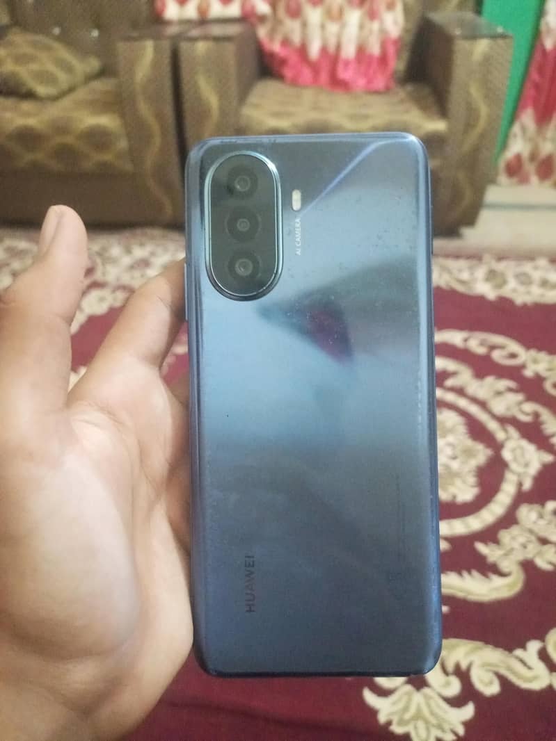 Huawei Nova Y70 Plus 1