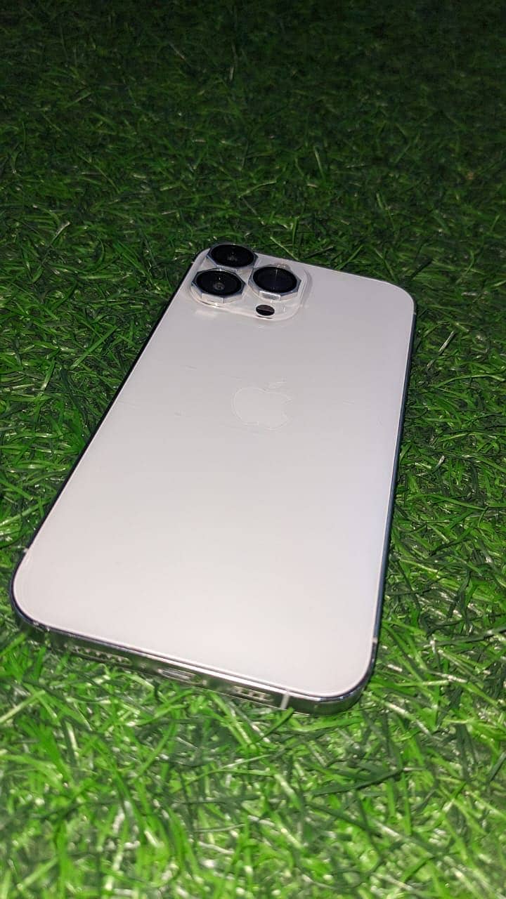 Apple iPhone 13 Pro Max 2