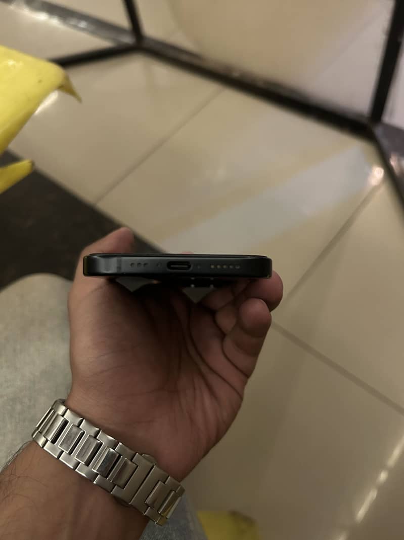Apple iPhone 15 JV 3
