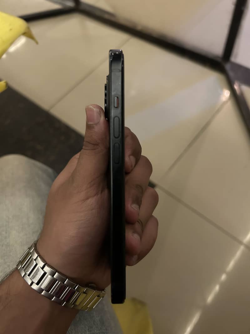 Apple iPhone 15 JV 5