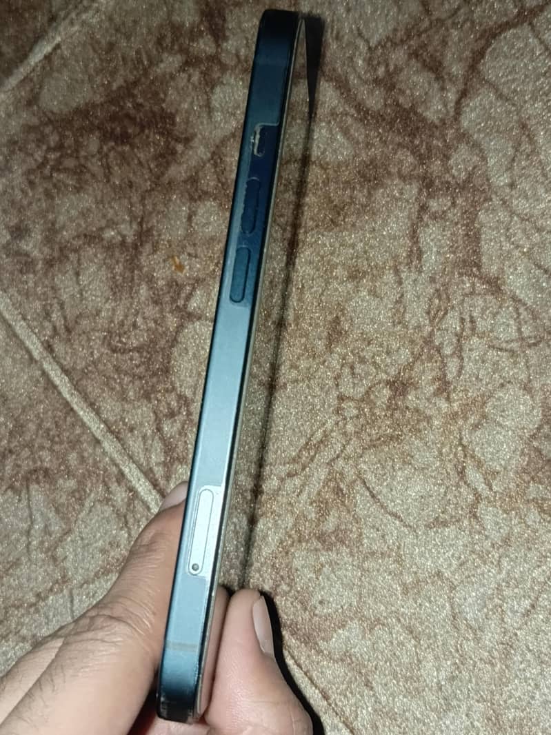 Apple iPhone 13 3