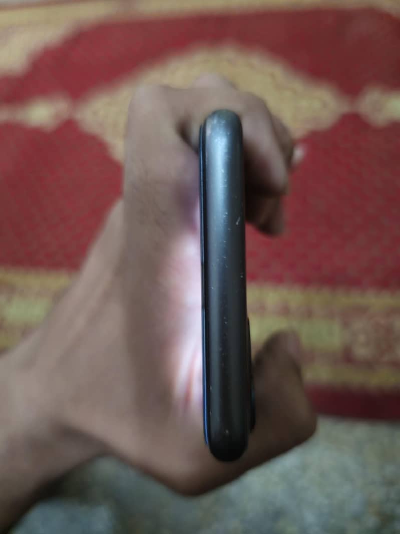 Apple iPhone 11 0