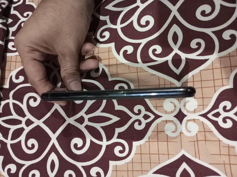 Apple iPhone 11 Pro 2