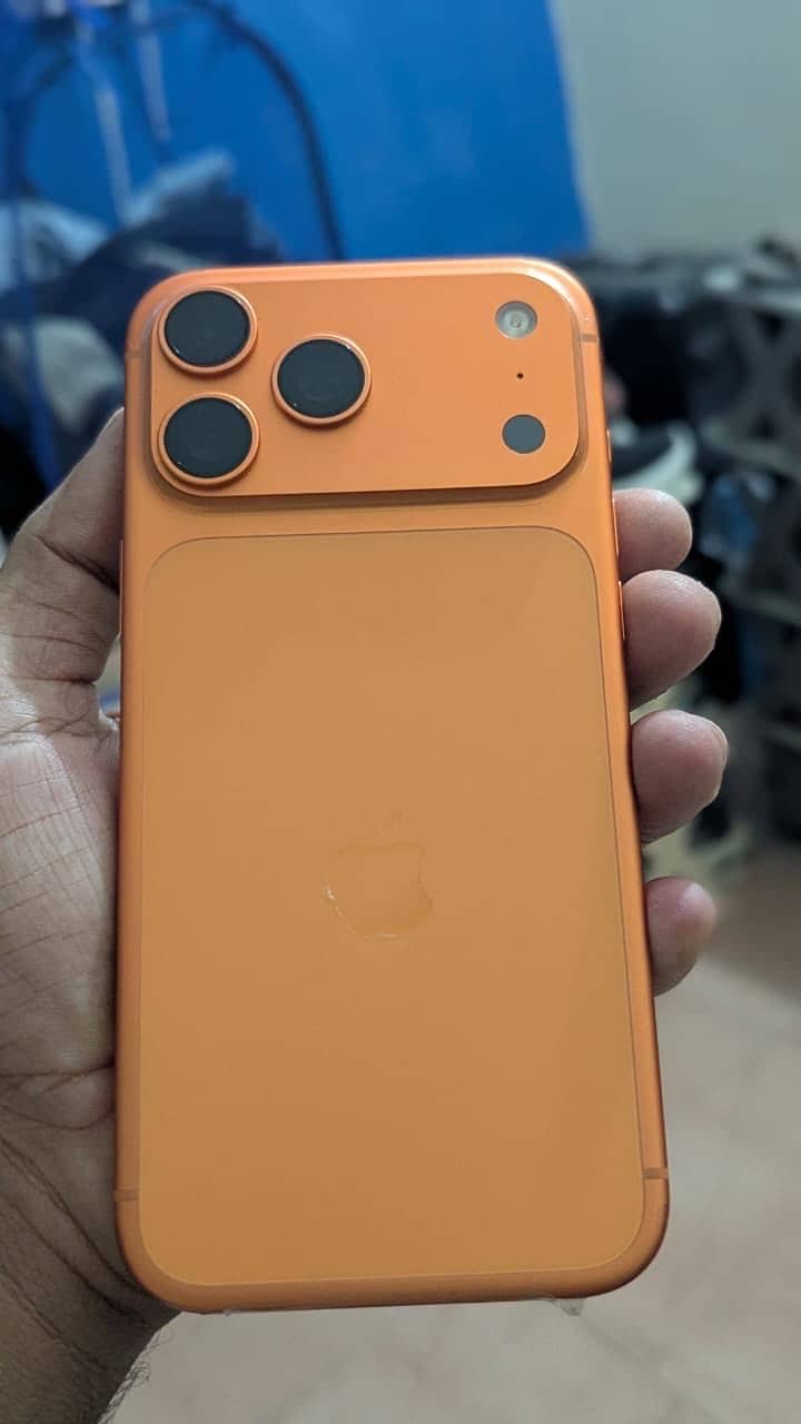 Apple iPhone 17 Pro Max 2