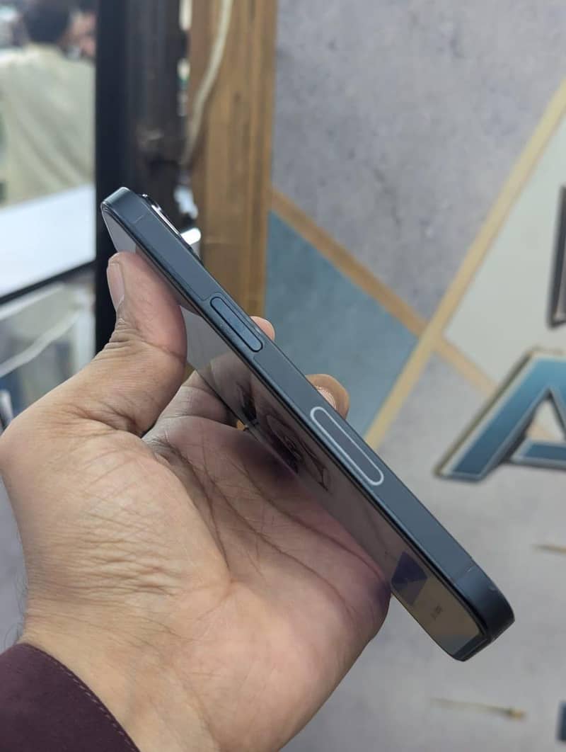 Apple iPhone 14 4