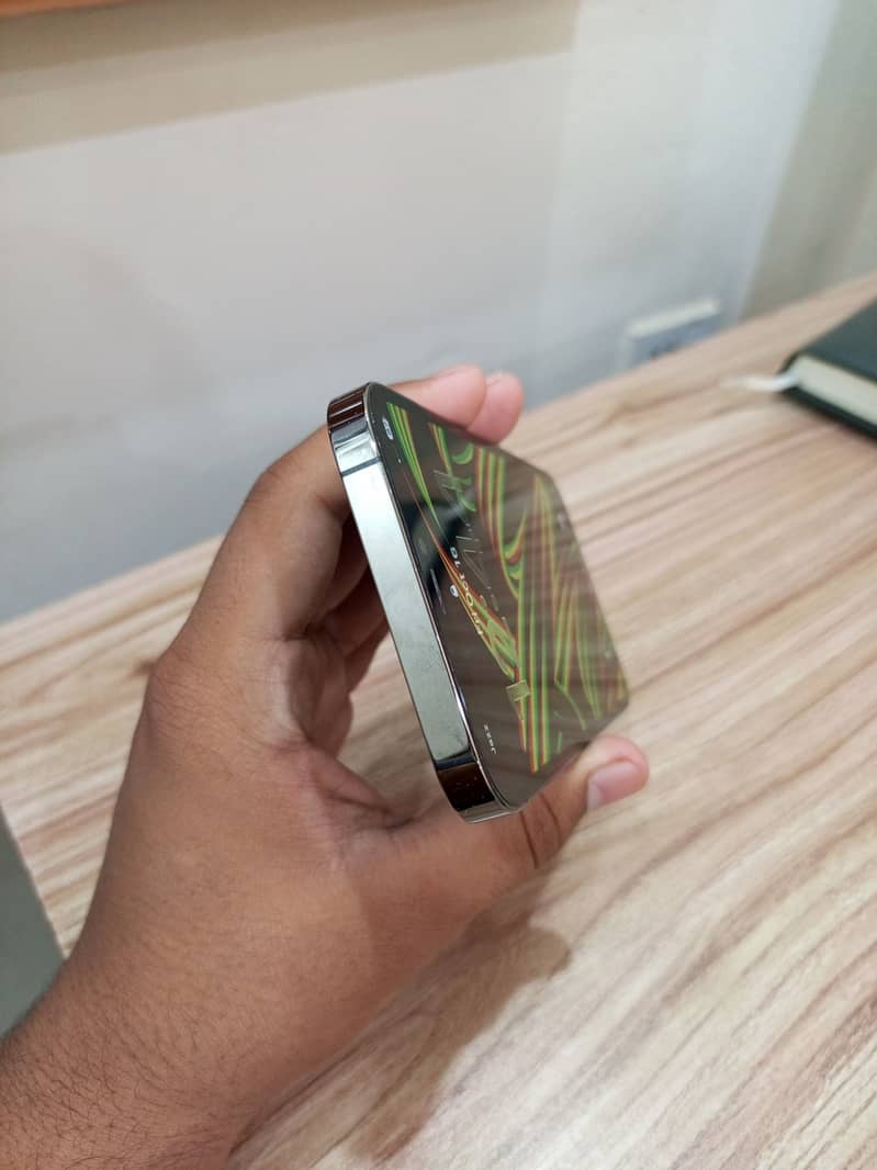 Apple iPhone 12 Pro 2
