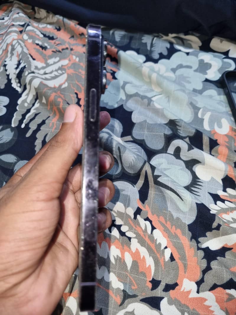 Apple iPhone 14 Pro Max 1