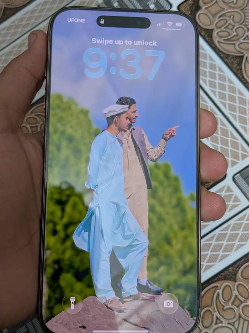 Apple iPhone 16 Pro Max 2