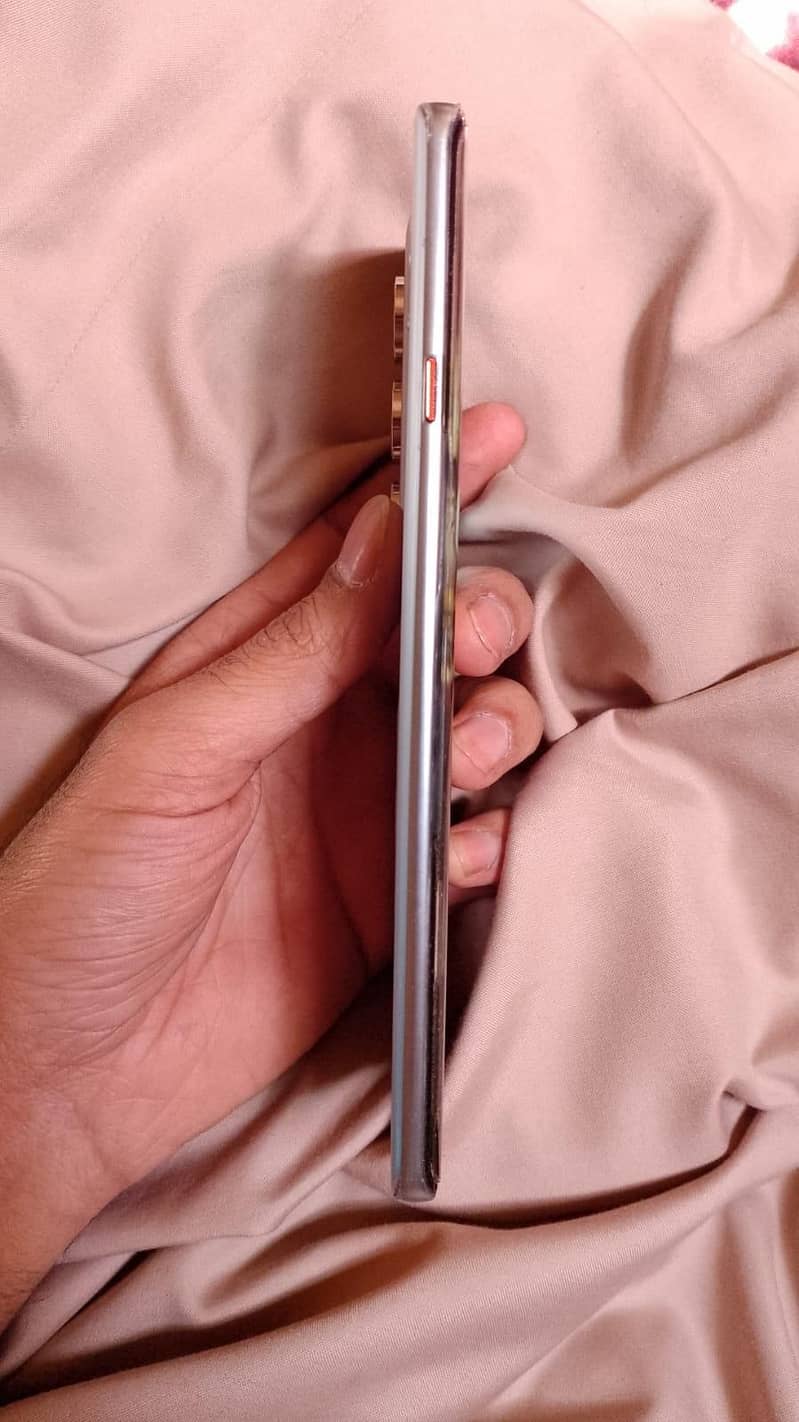 Tecno CAMON 40 Pro 2