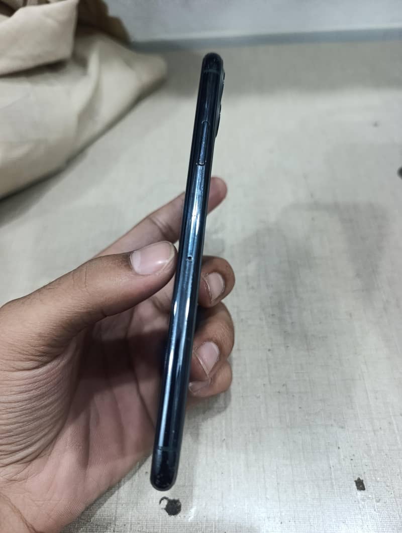 Apple iPhone 11 Pro Max 0