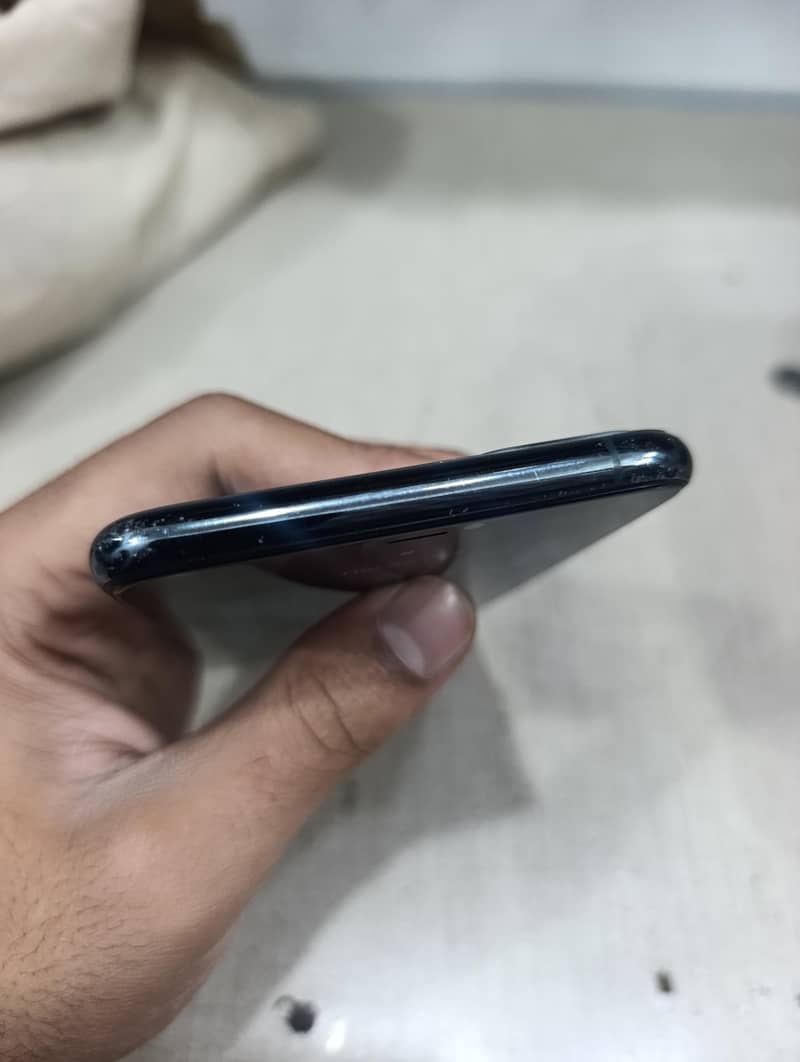 Apple iPhone 11 Pro Max 3