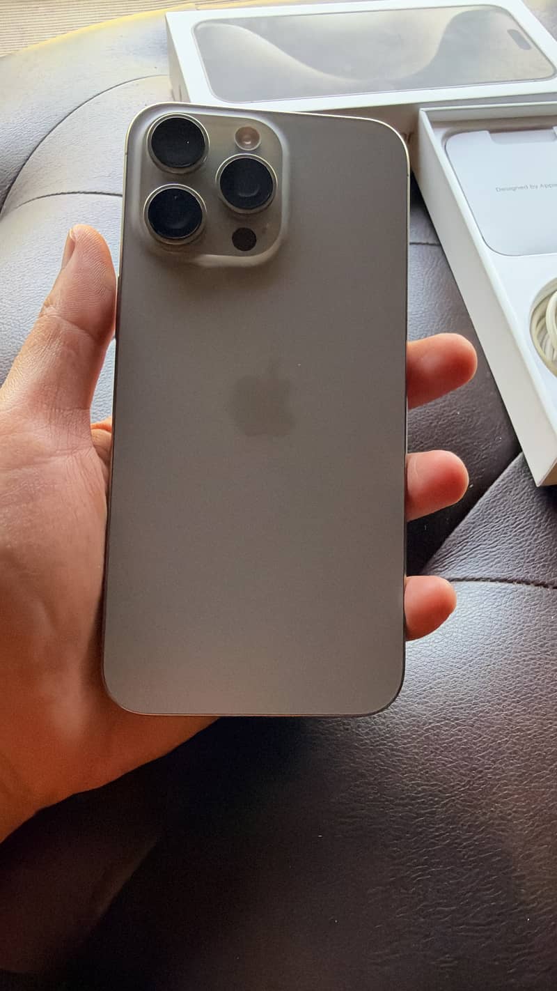 Apple iPhone 15 Pro Max 1