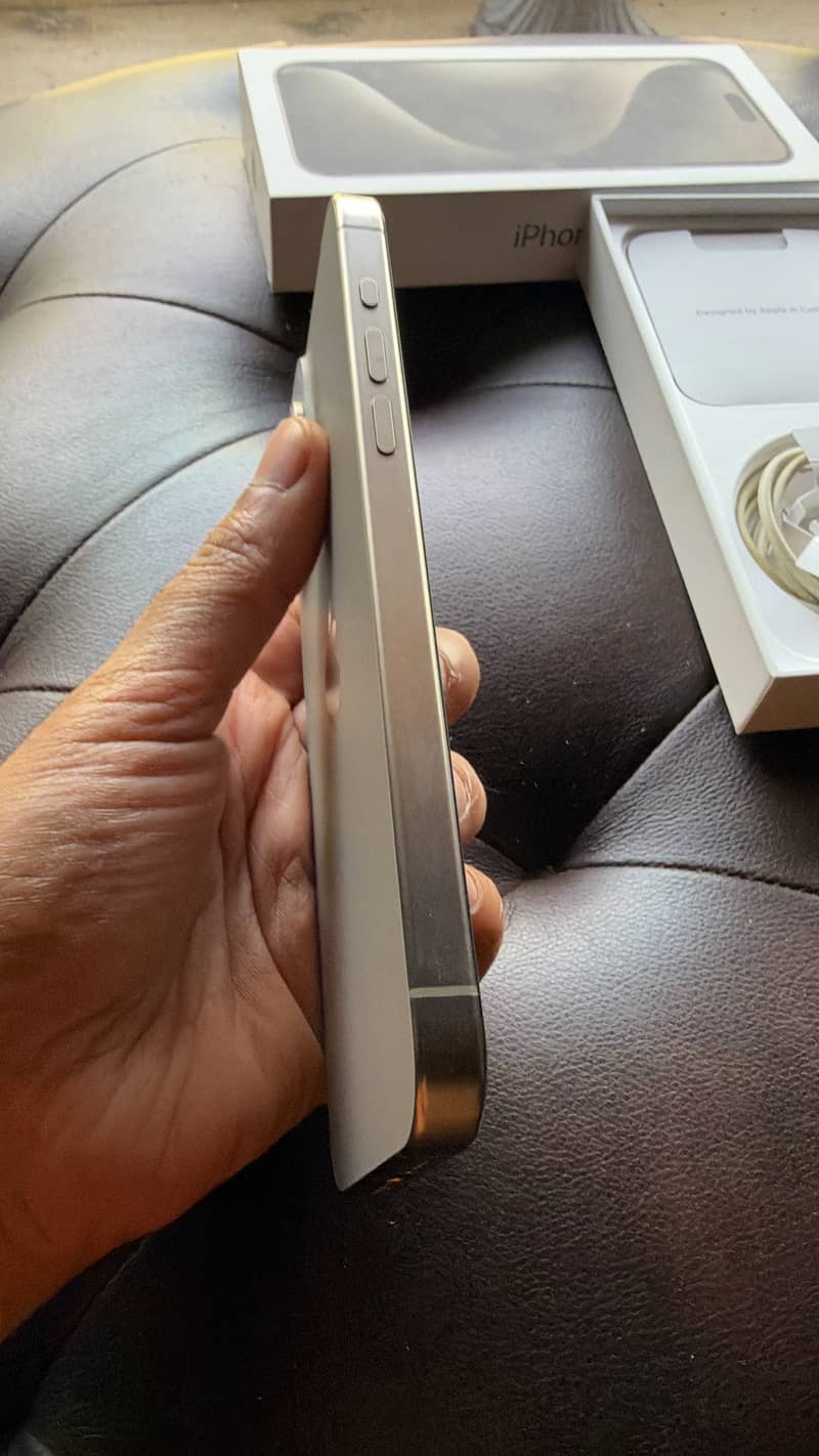 Apple iPhone 15 Pro Max 3
