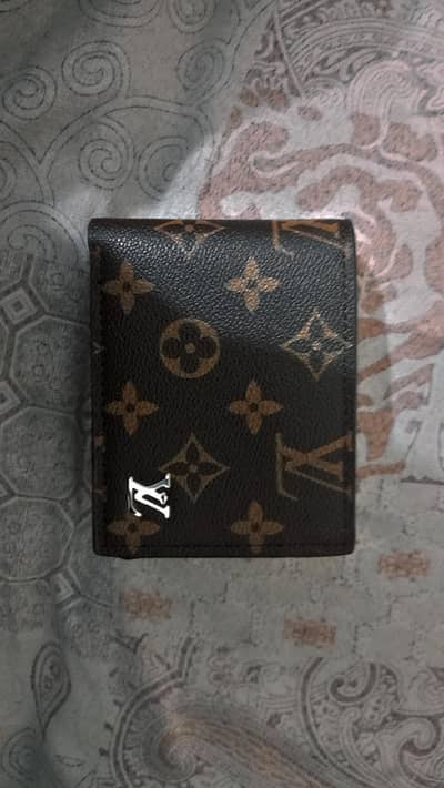 Gucci lv wallates available