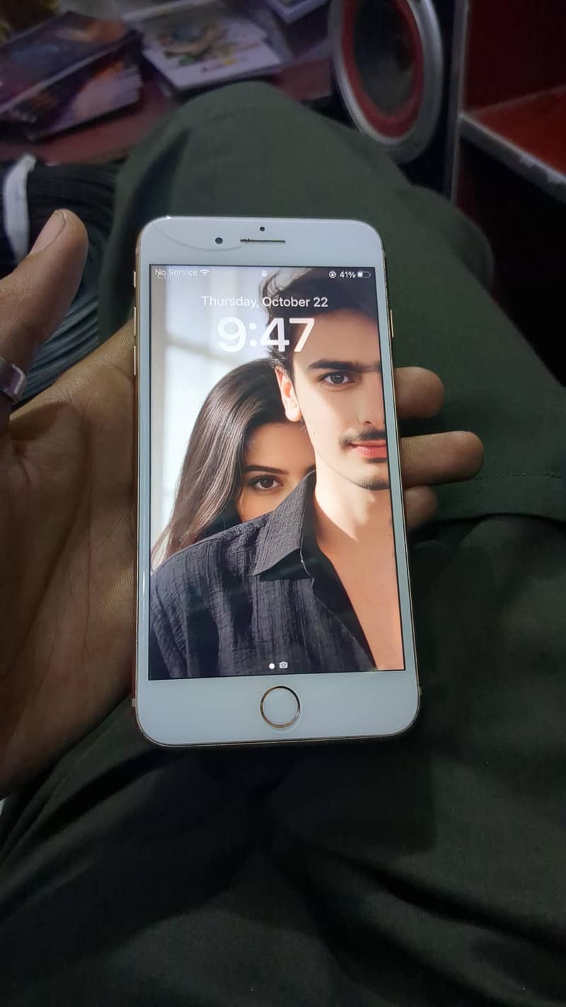 Apple iPhone 8 Plus 4