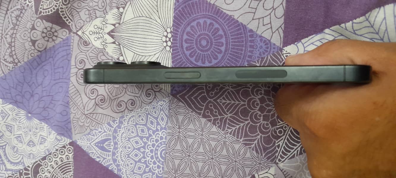 Apple iPhone 15 Pro 6