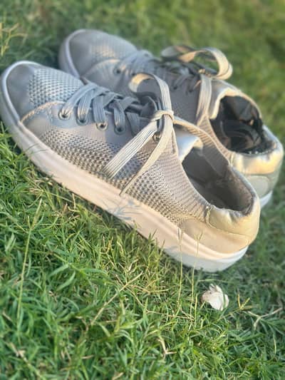 Bulk Ma available ha Thrift shoes