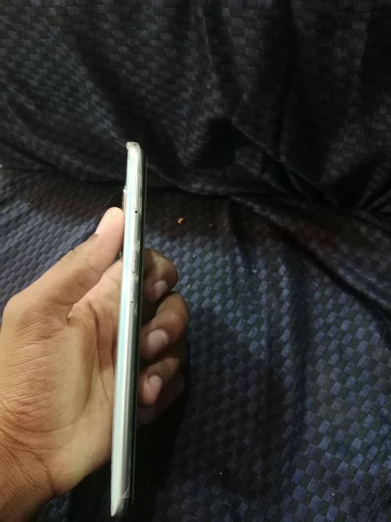 OPPO A76 0