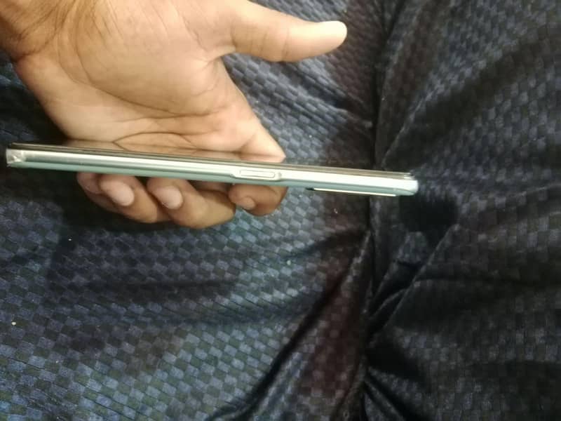 OPPO A76 3