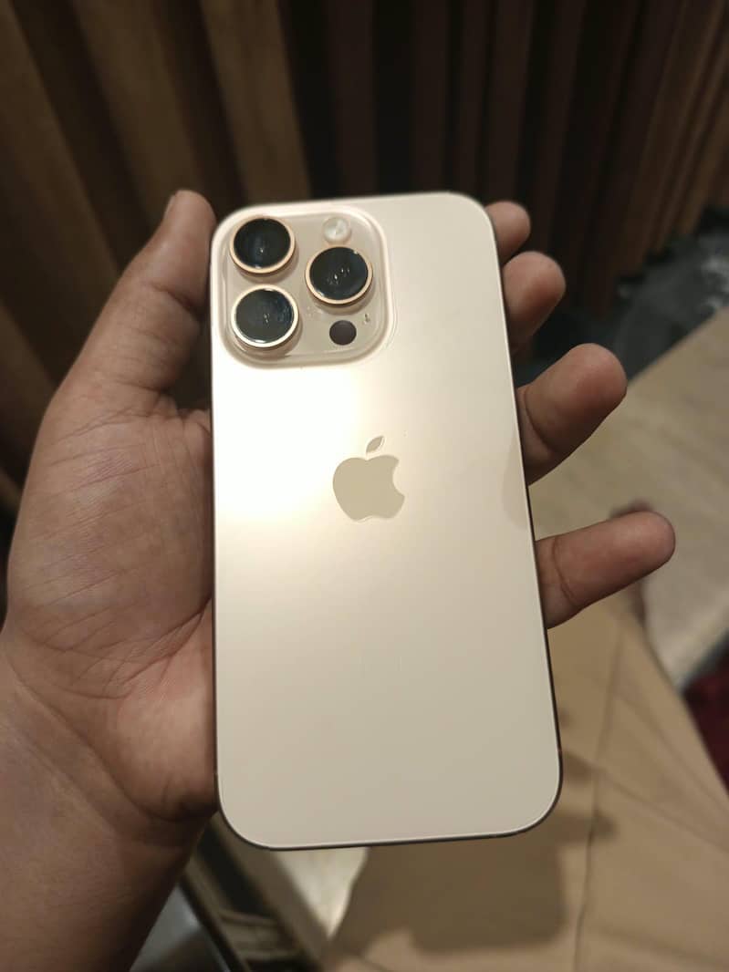 Apple iPhone 16 Pro 0