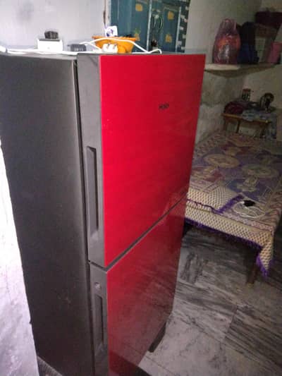 saf hy billul fridge new e hy thori use hui hy 03117270604ea nmbr