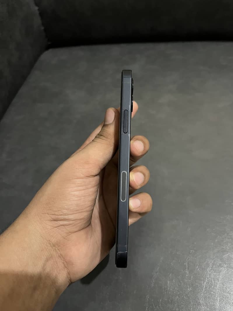 Apple iPhone 12 2