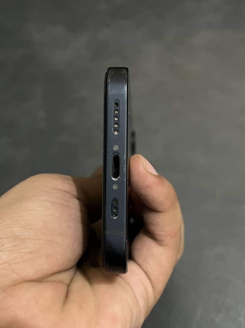 Apple iPhone 12 5