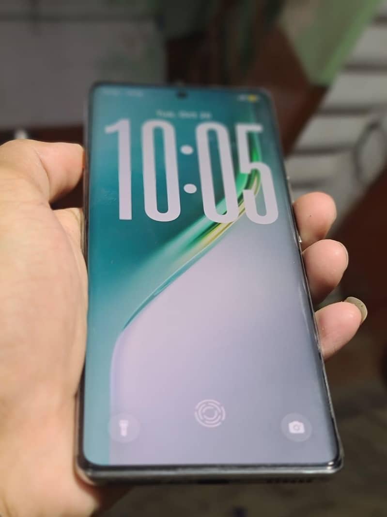 Tecno CAMON 40 Pro 1