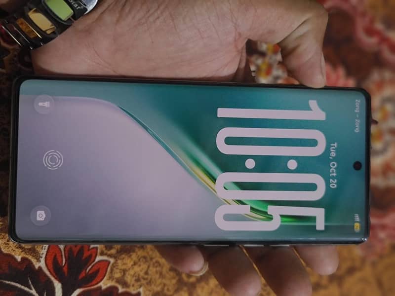 Tecno CAMON 40 Pro 5
