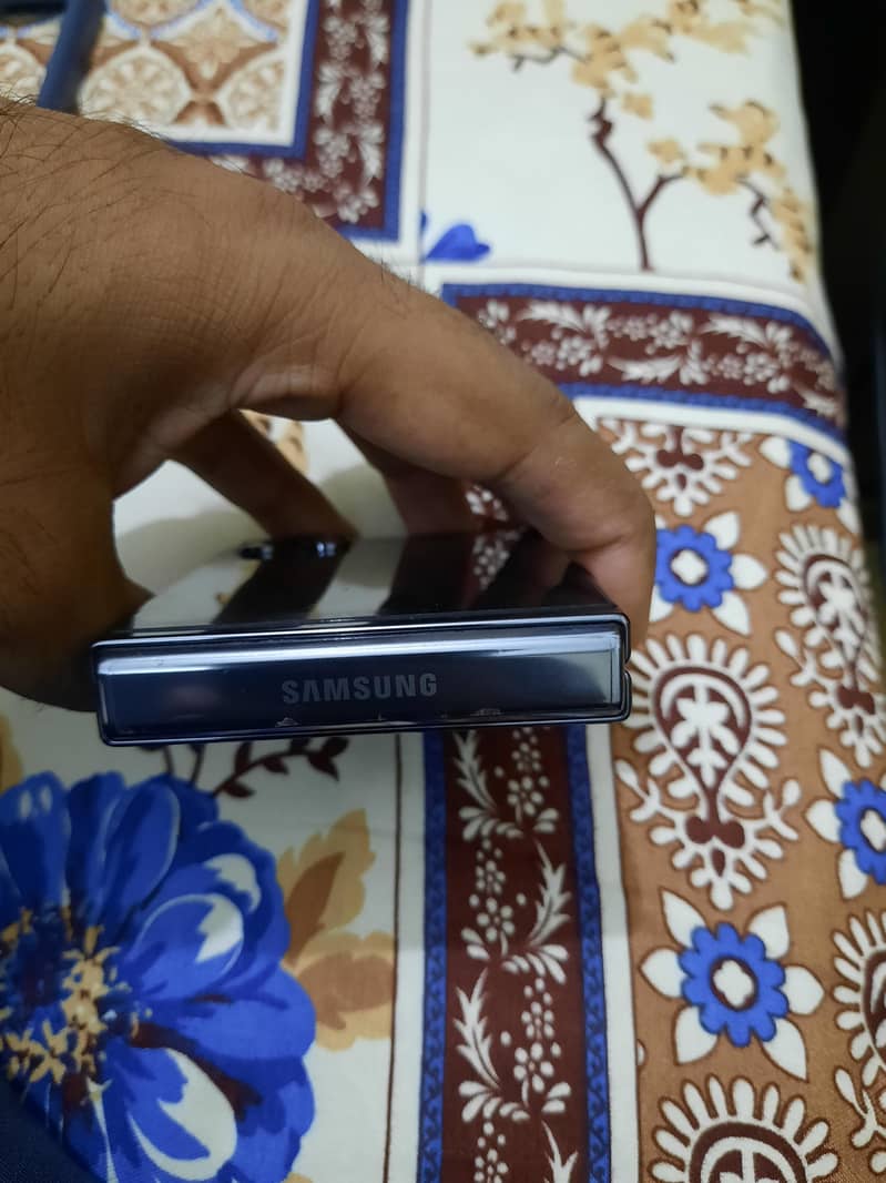 Samsung Mobile Z Flip 5 - Mobile Phones - 1120767219