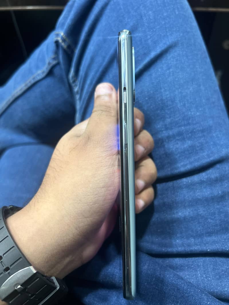 One Plus 8T 4