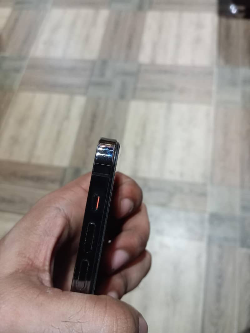 Apple iPhone 12 Pro 3