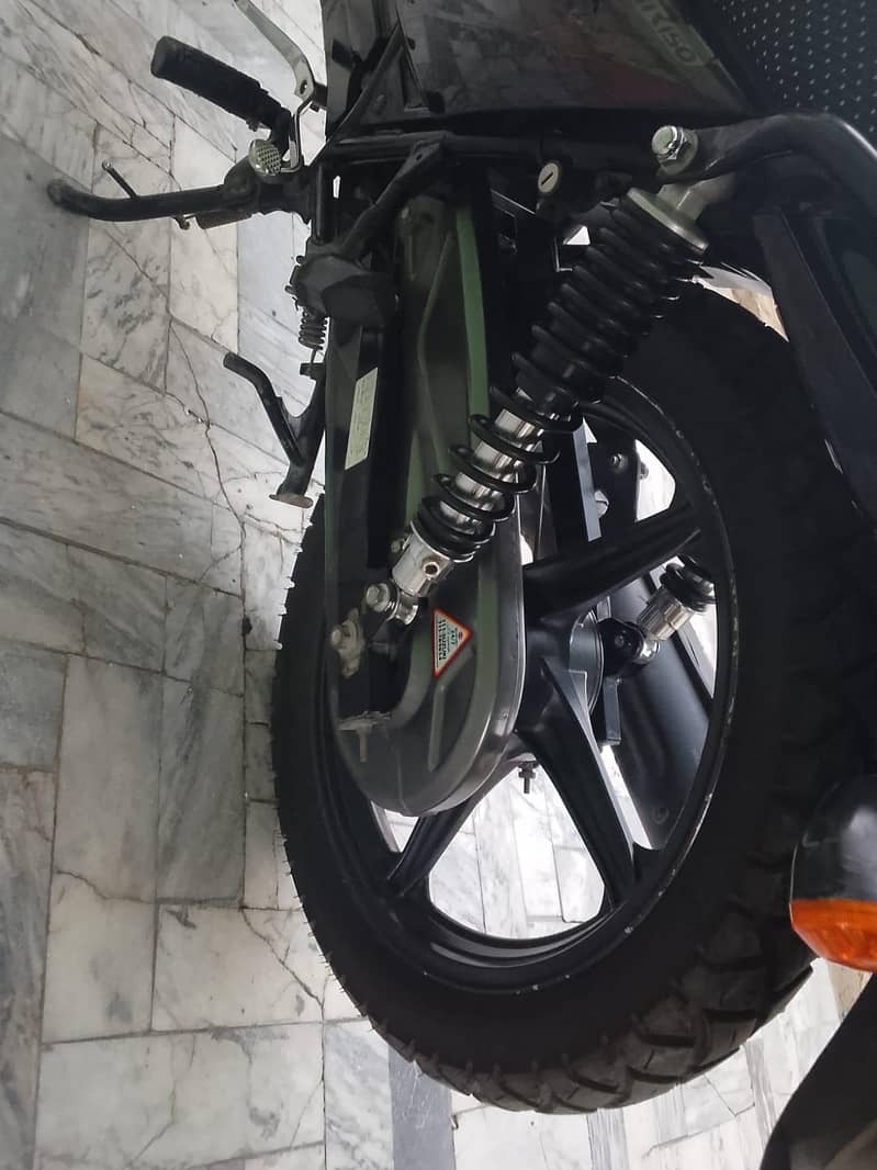 Suzuki GR 150 5