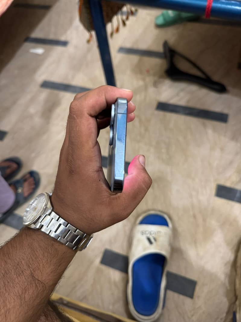 Iphone 13 pro max 5