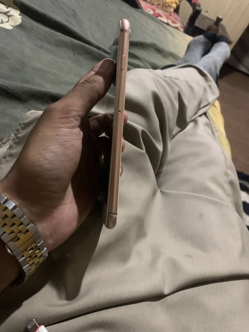 Apple iPhone 8 Plus 1