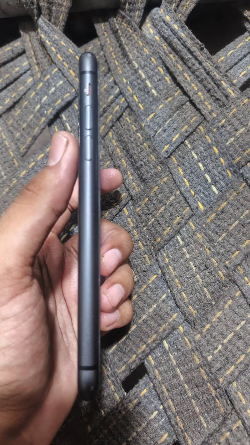 Apple iPhone 11 5
