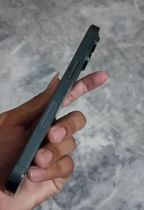 Apple iPhone 13 Pro 1