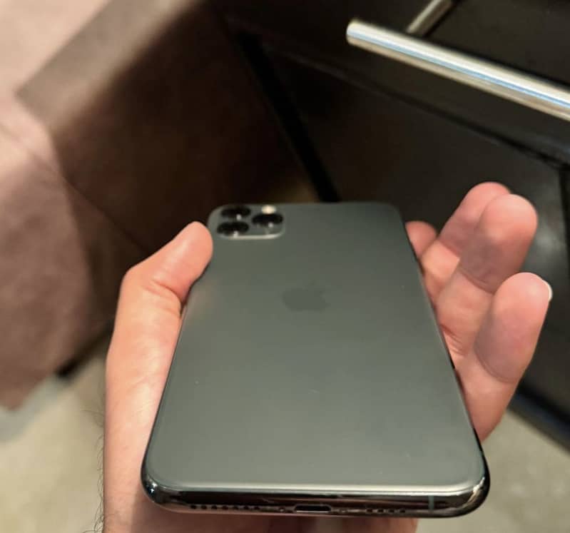 Apple iPhone 11 Pro Max 1