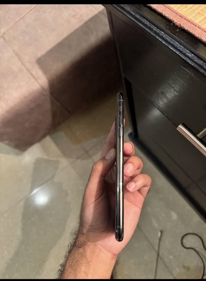 Apple iPhone 11 Pro Max 5