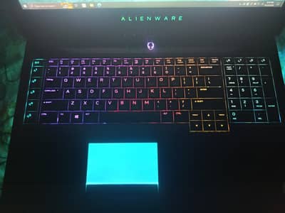 Alienware 17 r4 i7 7th gtx 1070 8gb 2k 120hz gsync display 256ssd