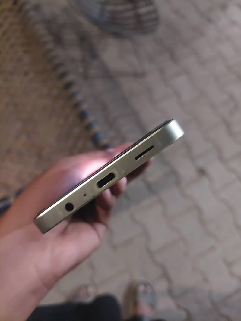 Samsung Mobile A06 4