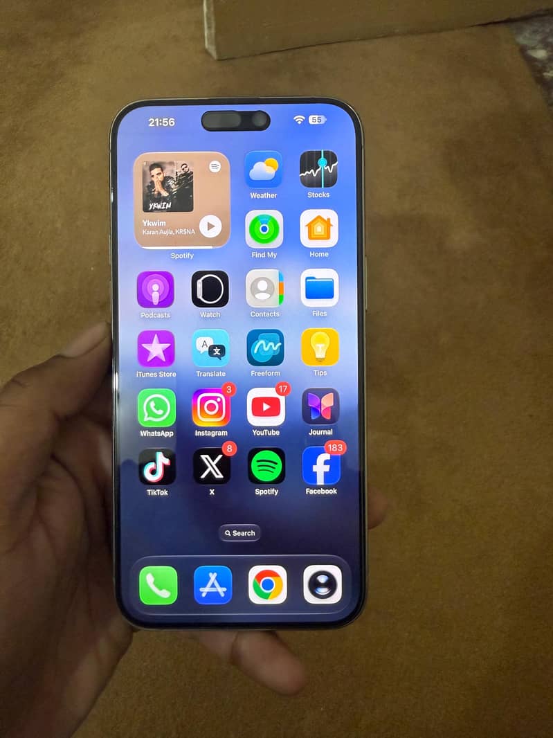 Apple iPhone 15 Pro Max 4